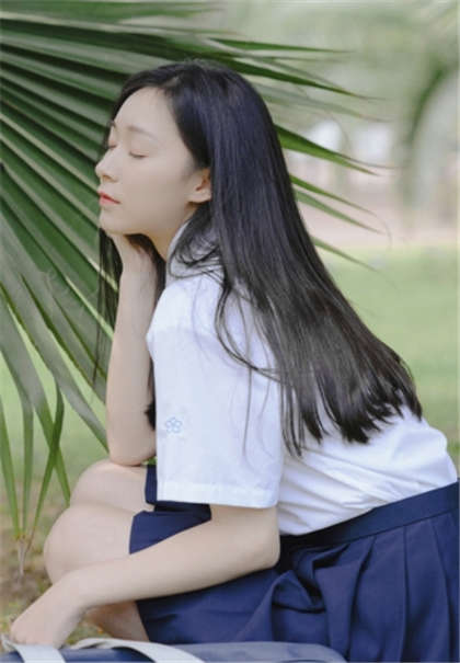 嗯,啊啊深点呀-三个男人满足一个女人_芳疗氧性