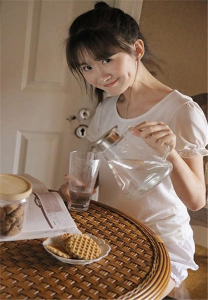 皇上男男肉-经理是个乱欲狂_芳疗氧性