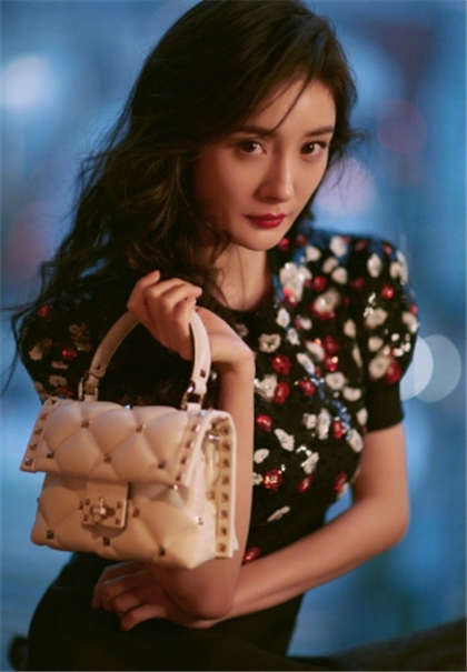 教室里一边上课一边h-不要了我不要了你出去快停下_芳疗氧性