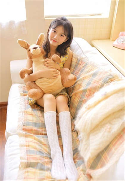 办公室超污小说-美女把腿张开放东西在里面_芳疗氧性