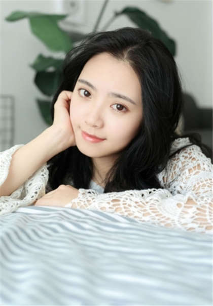 小说中肉肉详细描写-两个男人一边一个吸奶_芳疗氧性