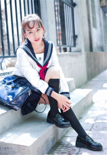 小说淫秽片段-当着老公面插_芳疗氧性