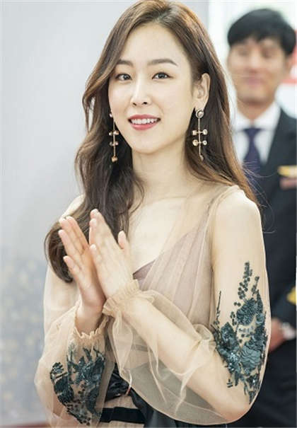 和班主任的污小说-男人胯间的硕大公车上_芳疗氧性