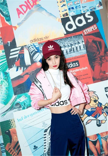 小黄文真实经历-撩起衣服吃她奶_芳疗氧性