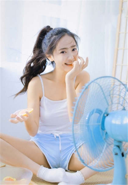 黄色小说小免费看-啊老师你的骚水真多_芳疗氧性