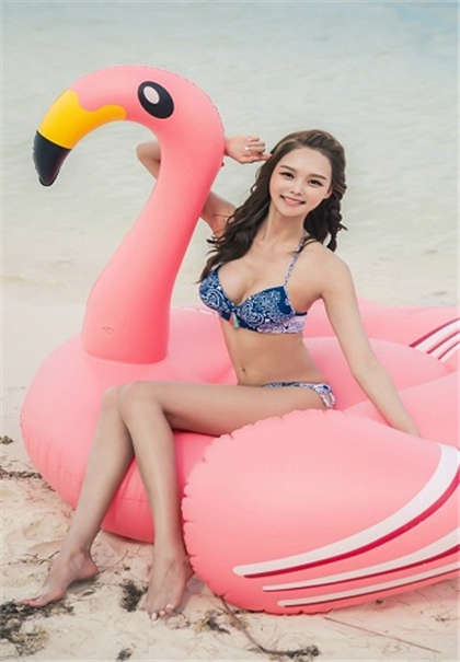 忘记穿内裤被同学插了一天-和强壮小伙子爱了一晚上_芳疗氧性