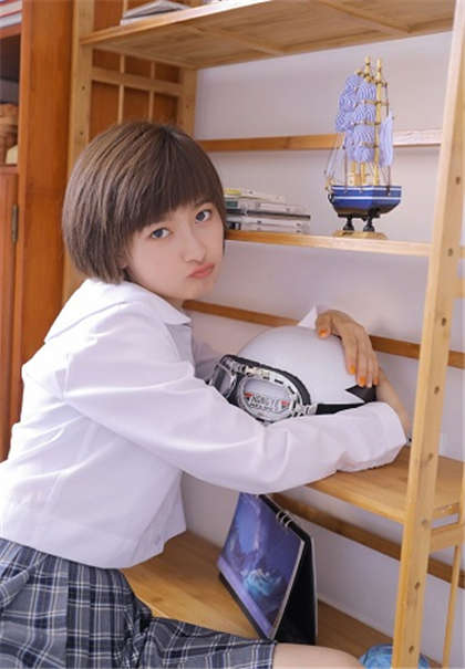 小黄文 湿-他们把手伸进我的裤子里摸我的_芳疗氧性