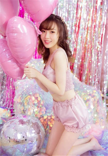 女主娇妻被肉np-张开嘴接男友的尿_芳疗氧性