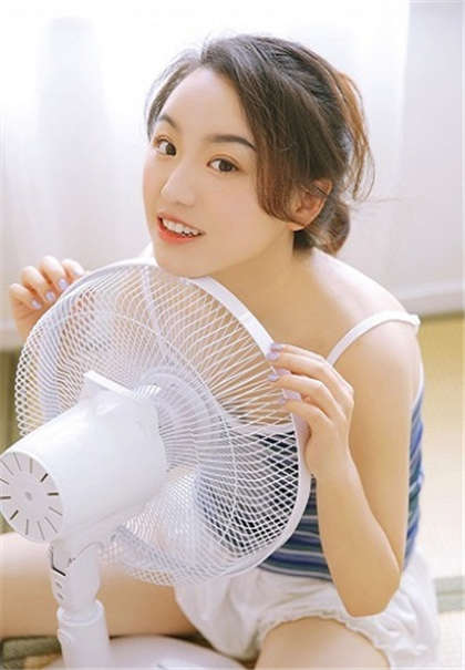 美女被揉胸的小说-玉米地里我脱母亲裤子_芳疗氧性