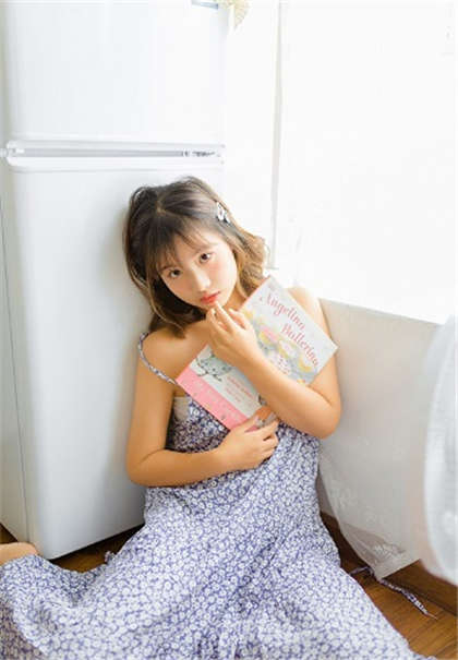 女明星的yin荡生活-两根硕大挺进她的身体3p_芳疗氧性