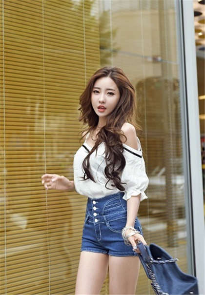 在被老外强要-桌下含巨大在线_芳疗氧性