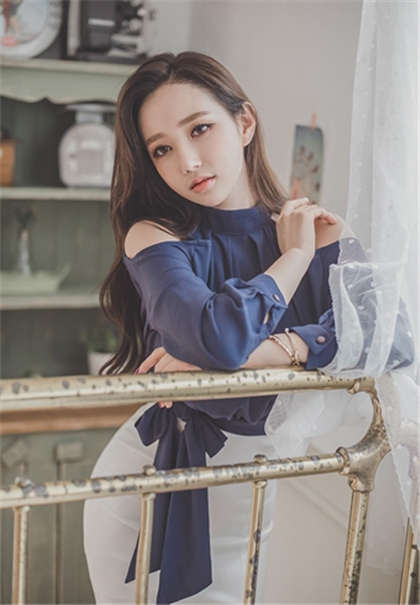 吃奶故事小黄文-小宝贝你下面都湿透了好紧_芳疗氧性