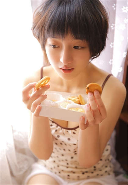 宝贝腿打开一点太紧了-污到下面流水的小黄文_芳疗氧性