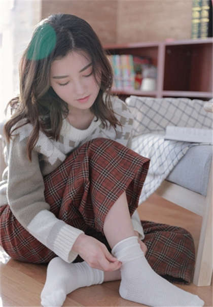 厨房里征服贵妇杨玉婷-我和大学女同学在教室里的性事_芳疗氧性