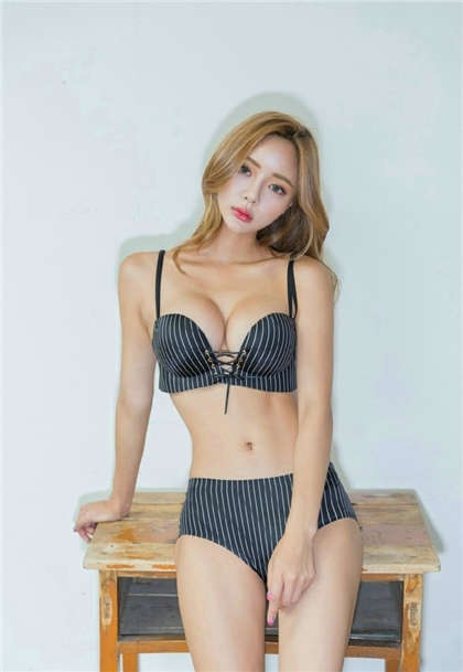 嗯啊好舒服好爽-潮吹弄湿了整个床单_芳疗氧性