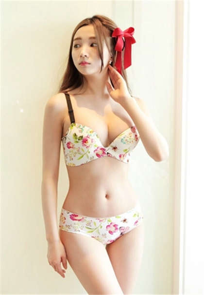 很黄的吸奶情节小说-口述老外在我家上我_芳疗氧性