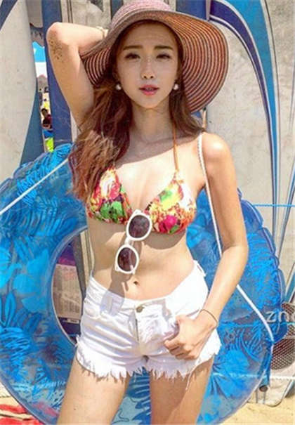 看污污文章-昨晚我们班六男生玩我胸_芳疗氧性