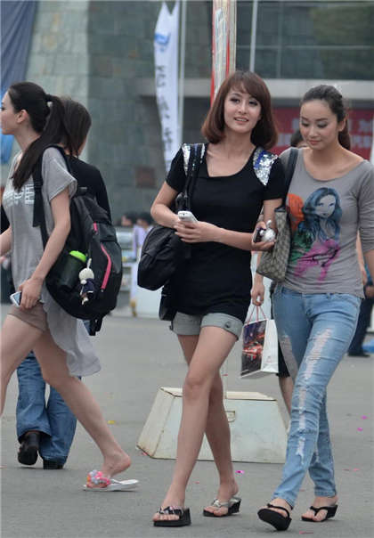 很污的好学生-浴室里被继父C到喷水_芳疗氧性