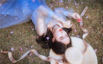 肉很肥的小说-风骚妯娌俩_芳疗氧性