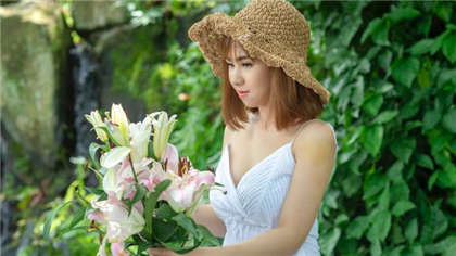 色色的黄文章-我给校花下了药_芳疗氧性