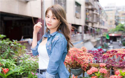 比较细腻的h文小说-被男同桌摸下面吸奶_芳疗氧性