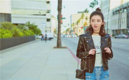 一个女人被4个男人上的小说-小黄文满满荷尔蒙_芳疗氧性