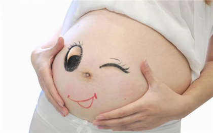 深点,啊,嗯-两个领导吃我的奶头_芳疗氧性