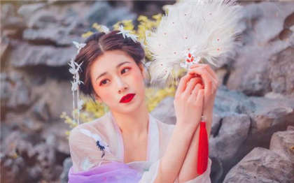 震动棒小黄文-公交车上迷情30分锺_芳疗氧性