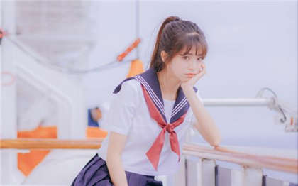 能让下面流水的文章-我被三个人同时舔吃_芳疗氧性