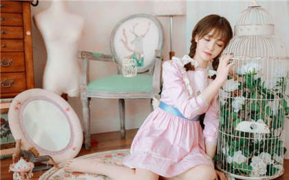 淫荡黄文合集-我被三个人同时舔吃b口述_芳疗氧性