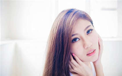 抵在玻璃上吸奶小黄文-好深~用力_芳疗氧性