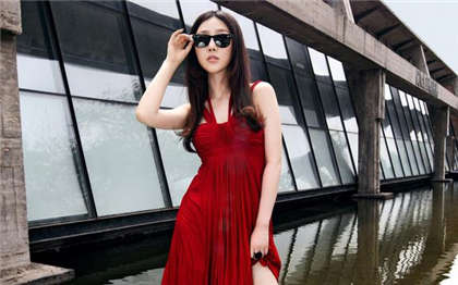 淫妇王丽霞-捏胸的小黄文_芳疗氧性