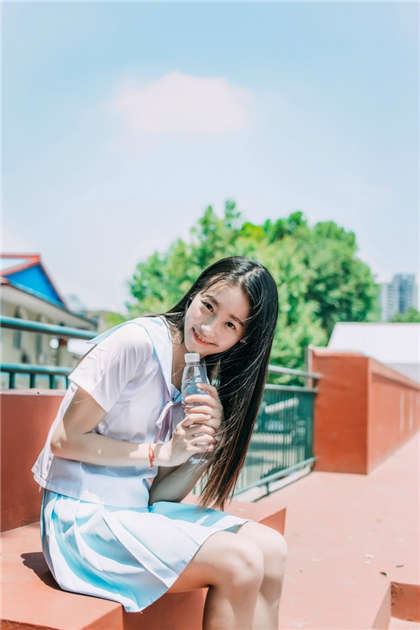 黄到下面流水的污文-被很多人一起上_芳疗氧性