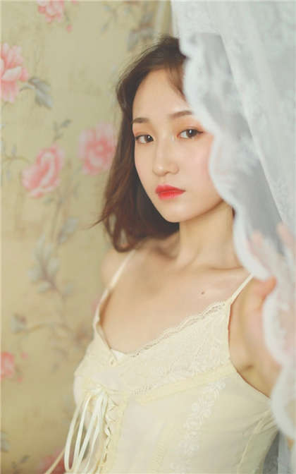 巨黄小说-寂寞少妇渴望n男的猛烈进攻_芳疗氧性