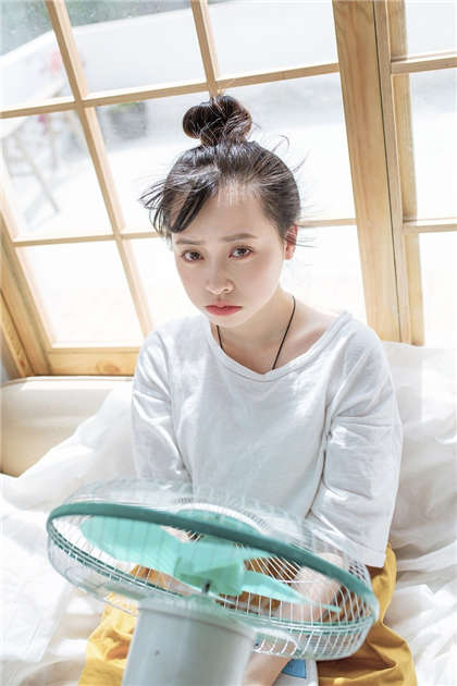 舔胸小说片段-被老头玩好爽快受不了_芳疗氧性