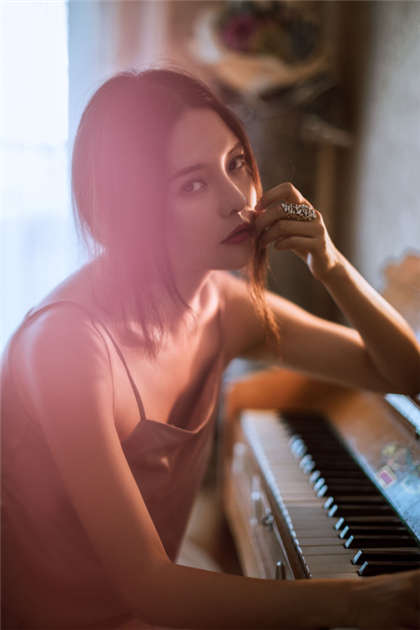 看了会硬的小污文-少妇口述太深了我受不了啊_芳疗氧性