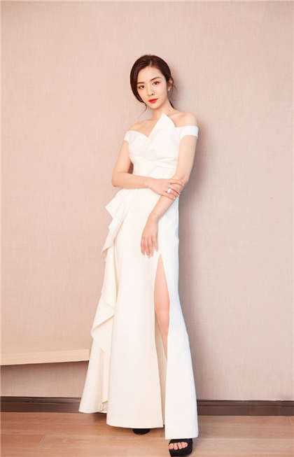 教室里被同桌-新婚小少妇_芳疗氧性