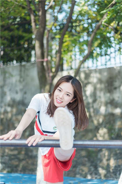 很黄很暴力的小说内容-女生被男生吻下边故事_芳疗氧性