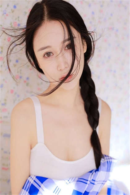 小黄文真实经历-撩起衣服吃她奶_芳疗氧性