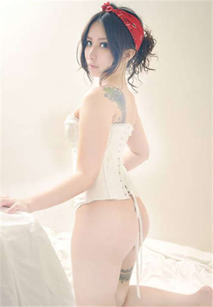 黄色污污小说-在公交上我进入了她湿润的身体_芳疗氧性