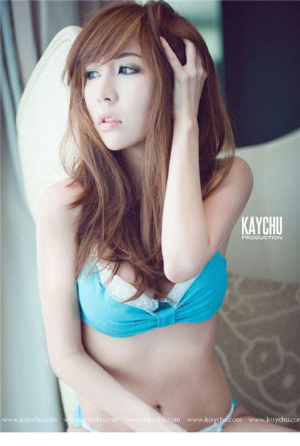 嗯啊小说-猛男狂操饥渴少女_芳疗氧性