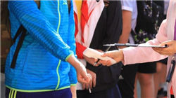 朋友圈正成为“艺术第一现场”，上海青年美展公众投票人次破18万的背后……