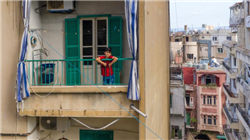 比特币10万美元防线博弈：镊形底形态预示反转，11.1万前高成多头试金石