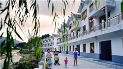 地缘扰动持续 国际金价连涨三日逼近前高