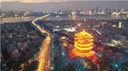 特朗普要在白宫建宴会厅，被批：DOGE就是砍掉民众利益，送钱给总统嘛