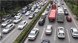 网购票遭遇隐藏保险多花冤枉钱，监管部门明文要求平台必须以显著方式提示保险购买选项