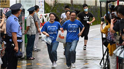 华为重夺第一，Canalys 报告二季度中国大陆智能手机市场同比下滑 4%