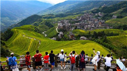 一男一女，今天刷爆了领英